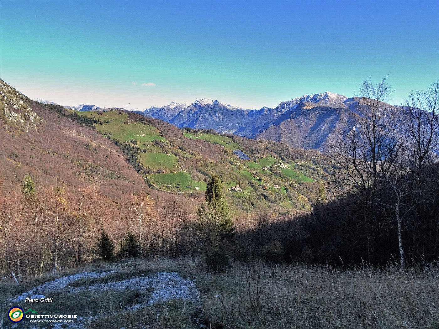 78 Menna e Pietra Quadra lontani, Cespedosio, Era e dintorni vicini baciati dal sole meridiano.JPG